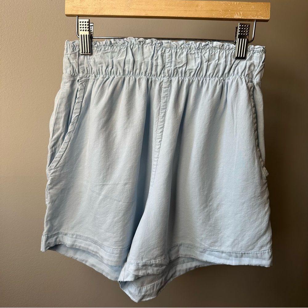 Altar’d State Light Wash Blue Smocked Elastic High Waist Coastal Shorts Size XS